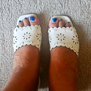 White Mountain Lazor Cut Mule Slip Ons Size 7.5 Look Like Leather